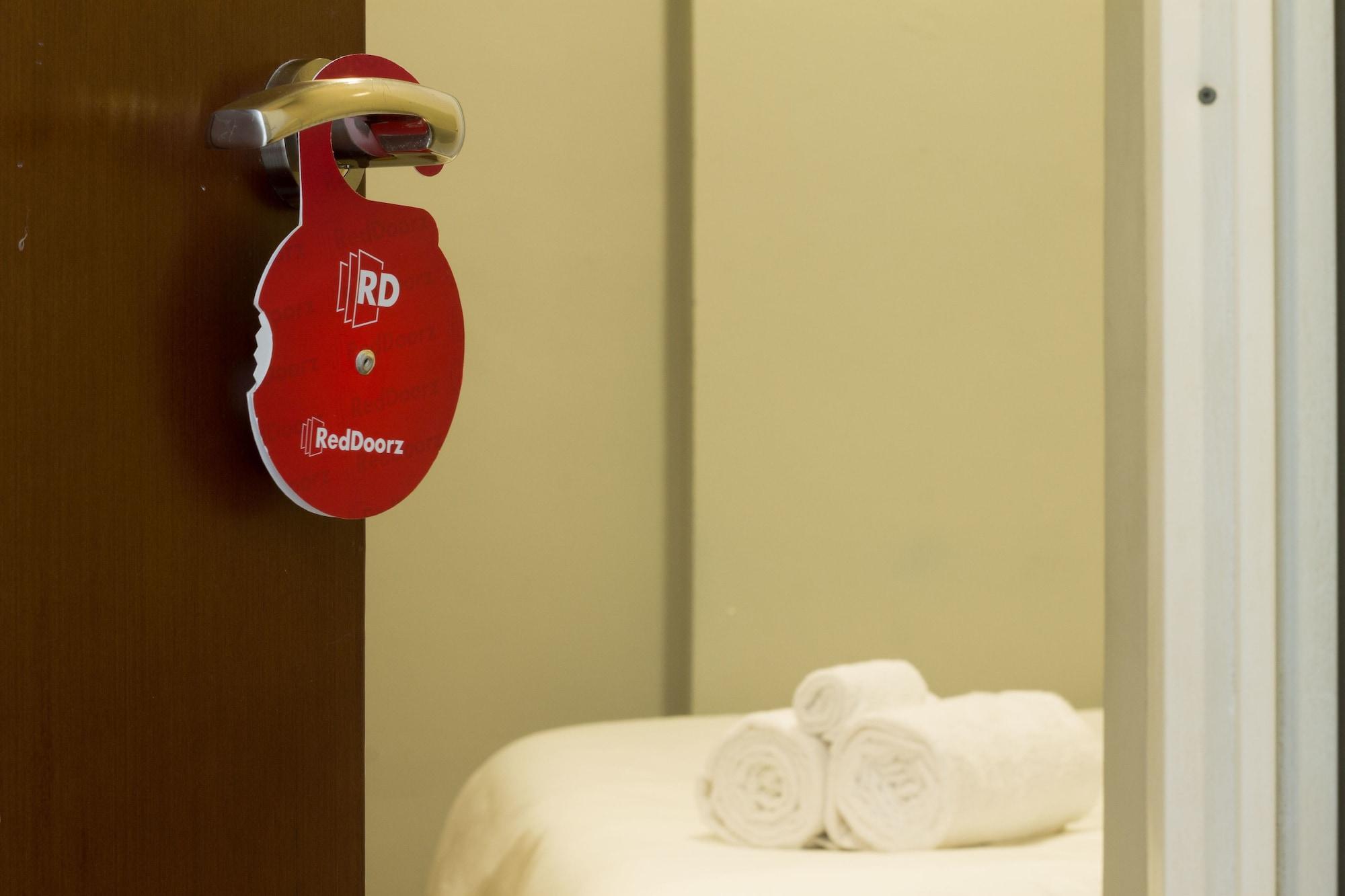 Reddoorz Plus @ Setiabudi Tengah Jakarta Eksteriør billede